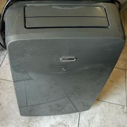 LG Portable Air Conditioner Great Condition 350 Sq Feet 