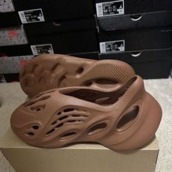 ADIDAS Yeezy Foam Runner/RNR 'Clay Red' (HP5335) Men's Size 9 Brand New