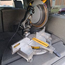 DeWalt Compound Miter Saw
