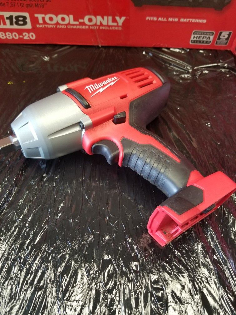Milwaukee m18 1 /2 Impact