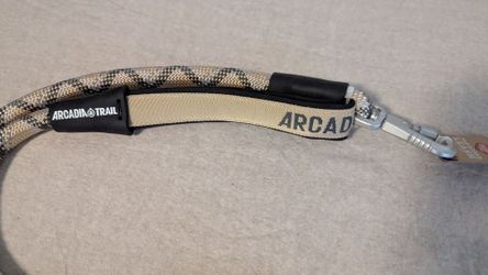 Arcadia Trail Rope Dog Leash Large Nylon Beige/Black with Metal Clip Carabiner