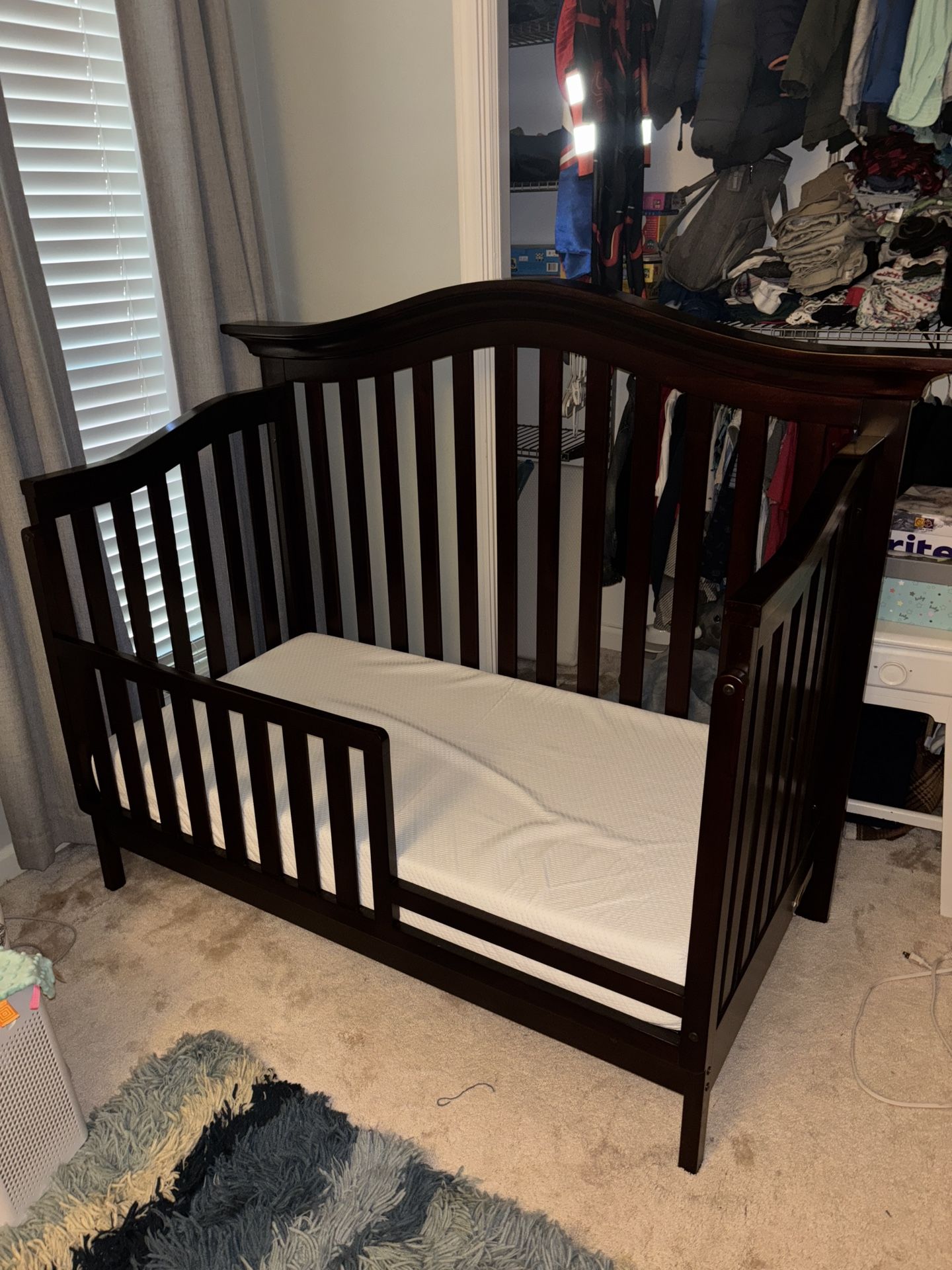 Convertible Crib / Toddler Bed
