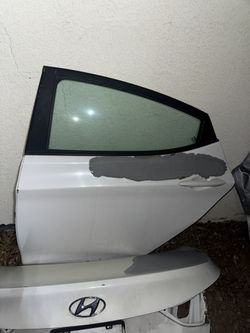 Hyundai Elantra 2012-2017 driver side rear door