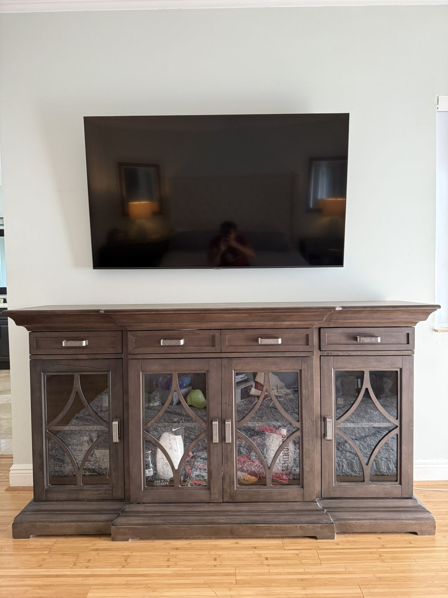 Dark wood sideboard/ buffet/ console table. Perfect condition. High-end solid wood. 