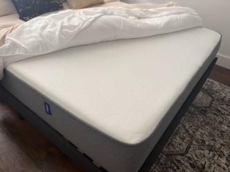 Casper queen mattress and bed frame