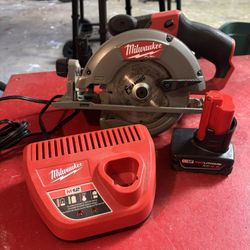 Milwaukee M12 Fuel Circular saw 