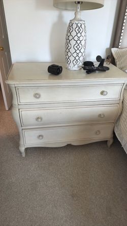 French Provincial 3-Drawer Dresser