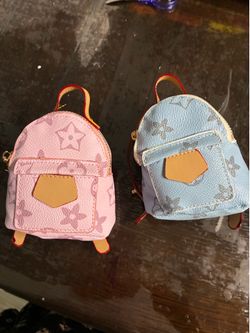 Star backpack keychain