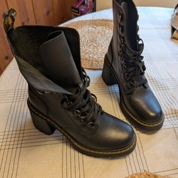 Doc Martins Air Sole Size 9 Boots. Never Worn. 