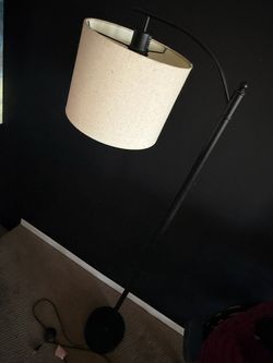 Floor lamp with foot pedal