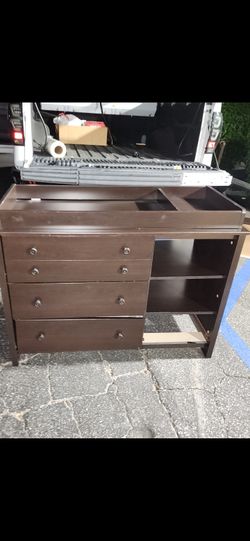 Dresser