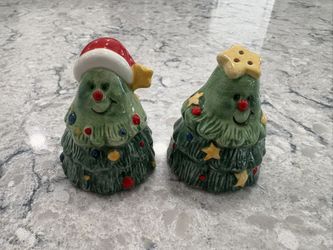 Christmas Tree Salt and Pepper Shakers 