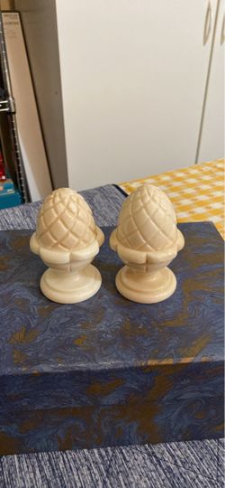 4” H - 2 Vintage Alabaster Italian Pine Corn Book Ends