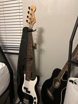 Squier precision bass