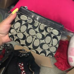 coach wristlet 