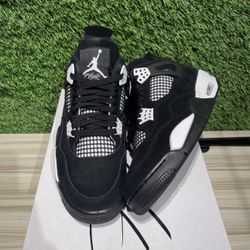 Jordan 4’s White Thunder 