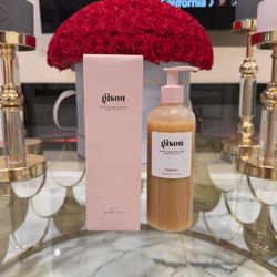 Gisou Honey Infused Hair Wash Shampoo