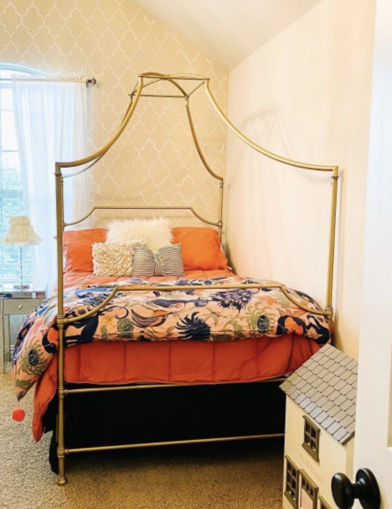 Canopy Bed (queen)