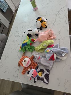 9 PUPPETS SEE DESCRIPTION