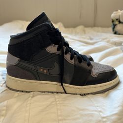 Air Jordan 1 Mid Craft SE “ Inside Out “ 