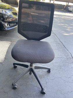 HON Ignition Mid-Back Mesh Task Chair | Synchro-Tilt | Black Vinyl