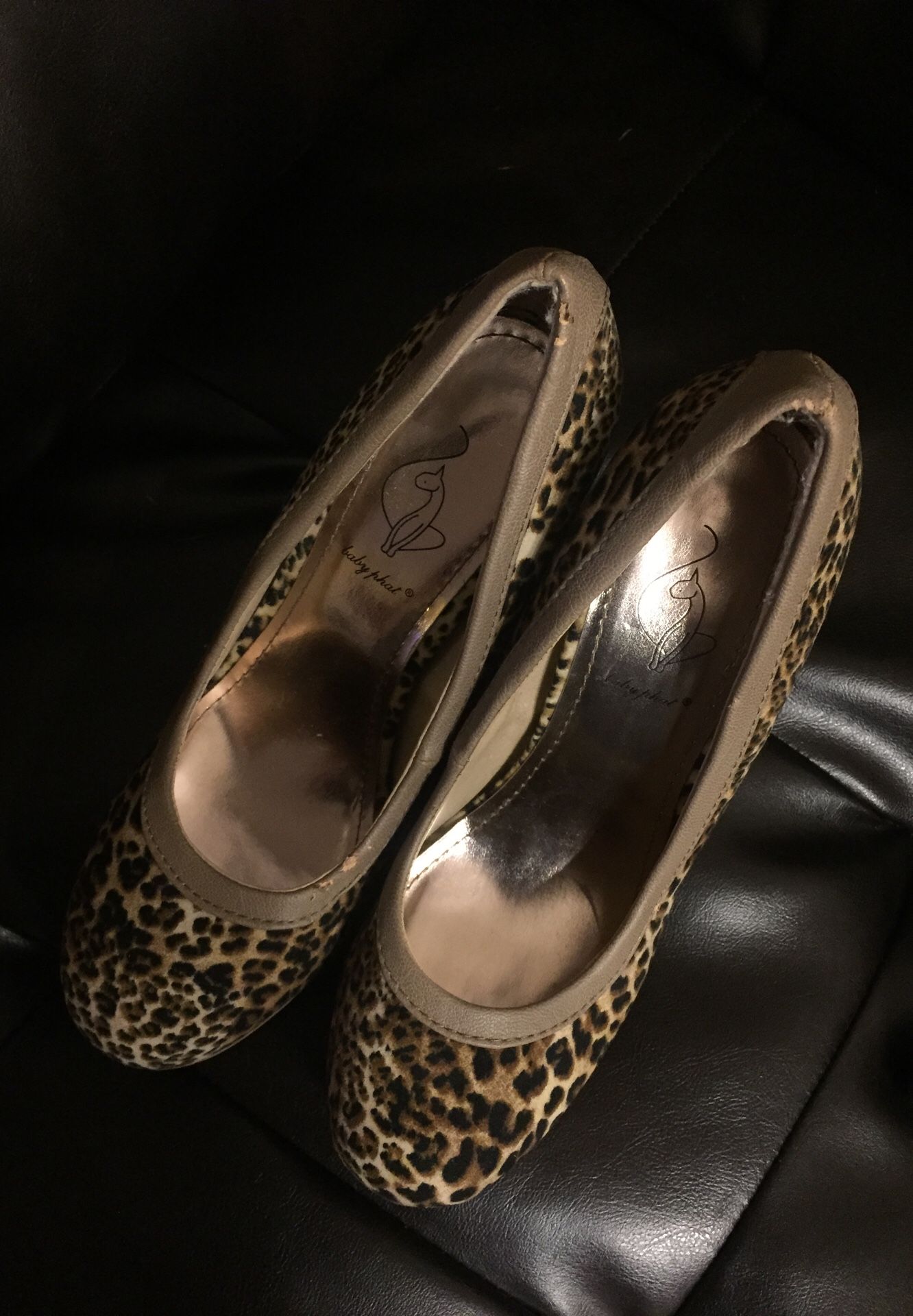 Size 7 m baby phat printed leopard standard heel