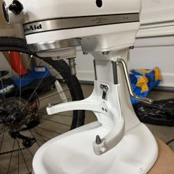 Vintage 1970s Hobart Kitchen Aid K5-A 4.5qt Stand Mixer