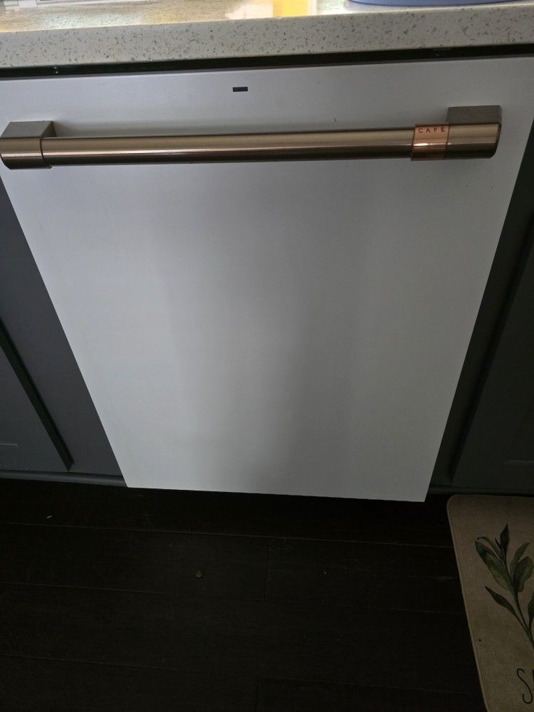 GE Cafe Dishwasher - For Parts Only