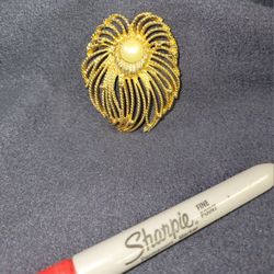 Vintage Caroline 1950's Brooch Gold Toned With Pearl