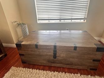 Tv/ coffee table that opens to trunk