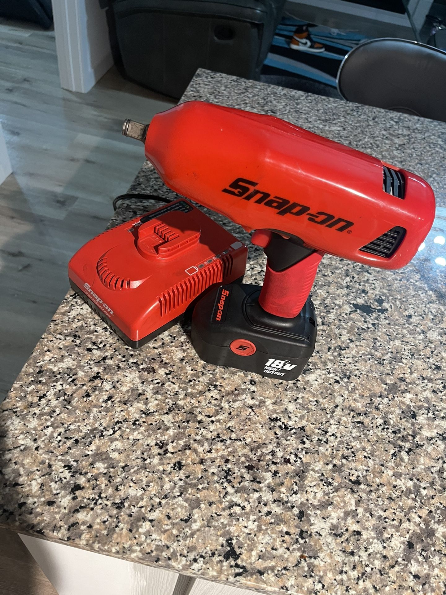 SnapOn 1/2 in Cordless Impact Wrench