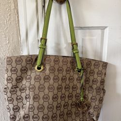 Micheal Kors Purse
