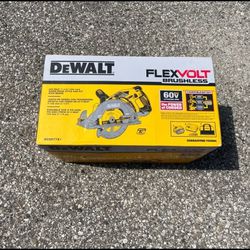DeWalt FlexVolt Worm Drive Style Saw Kits With Battery 