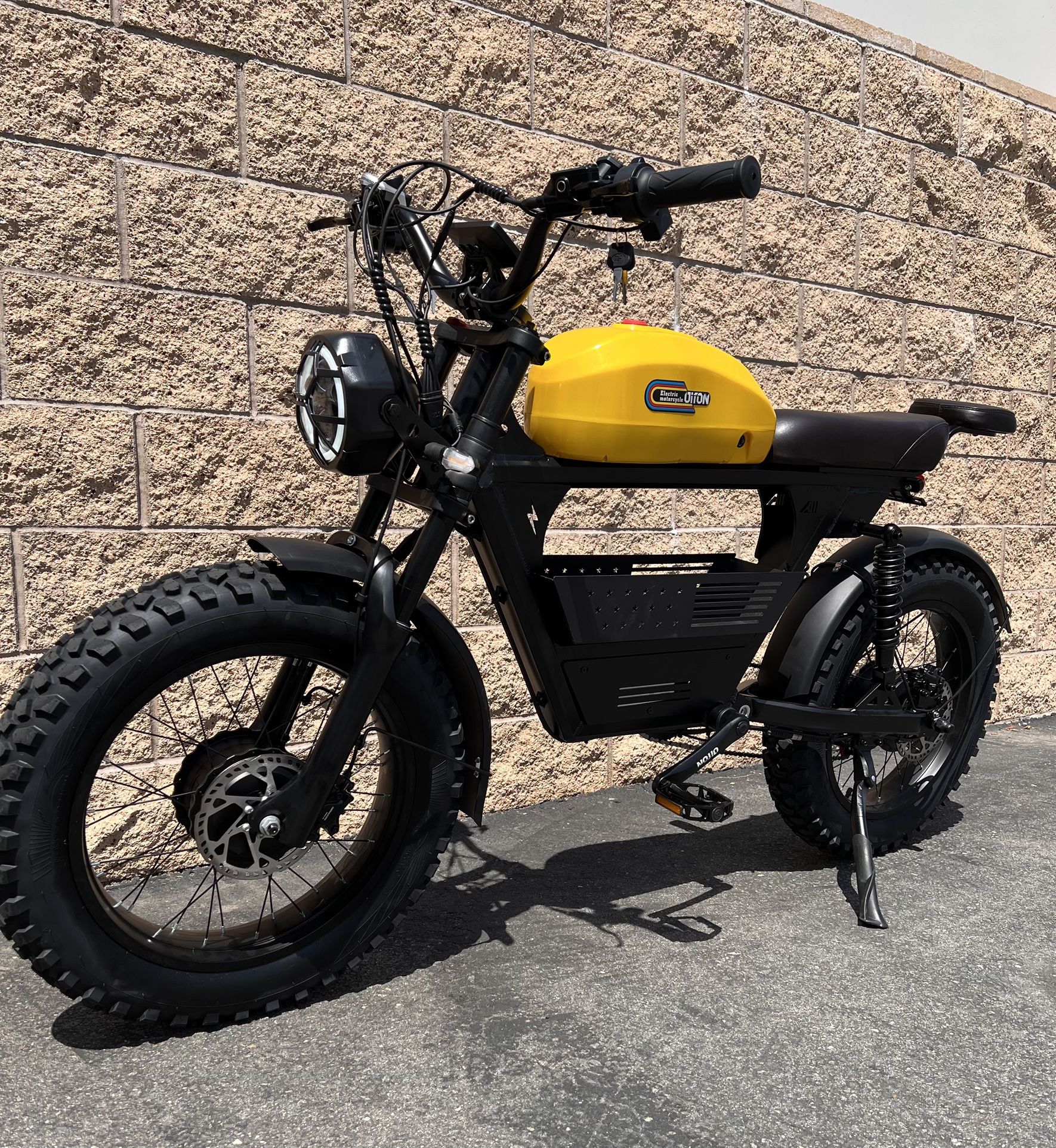 3000W/4000W Dual Motor E Dirt Bike(All Wheel Drive) 26ah XL Battery 38mph Top Speed