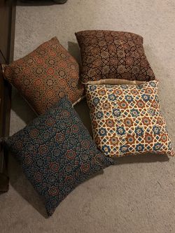 Set of 4 Decorative Throw Pillows