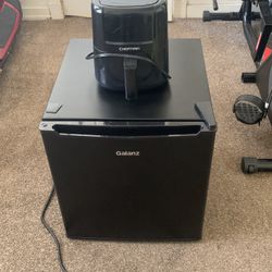 All Black One Door Mine Fridge And Air Fryer 