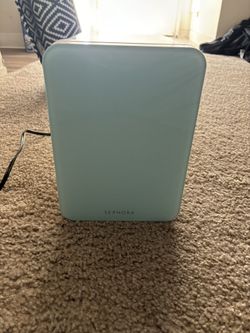 Sephora Mini Beauty Fridge 