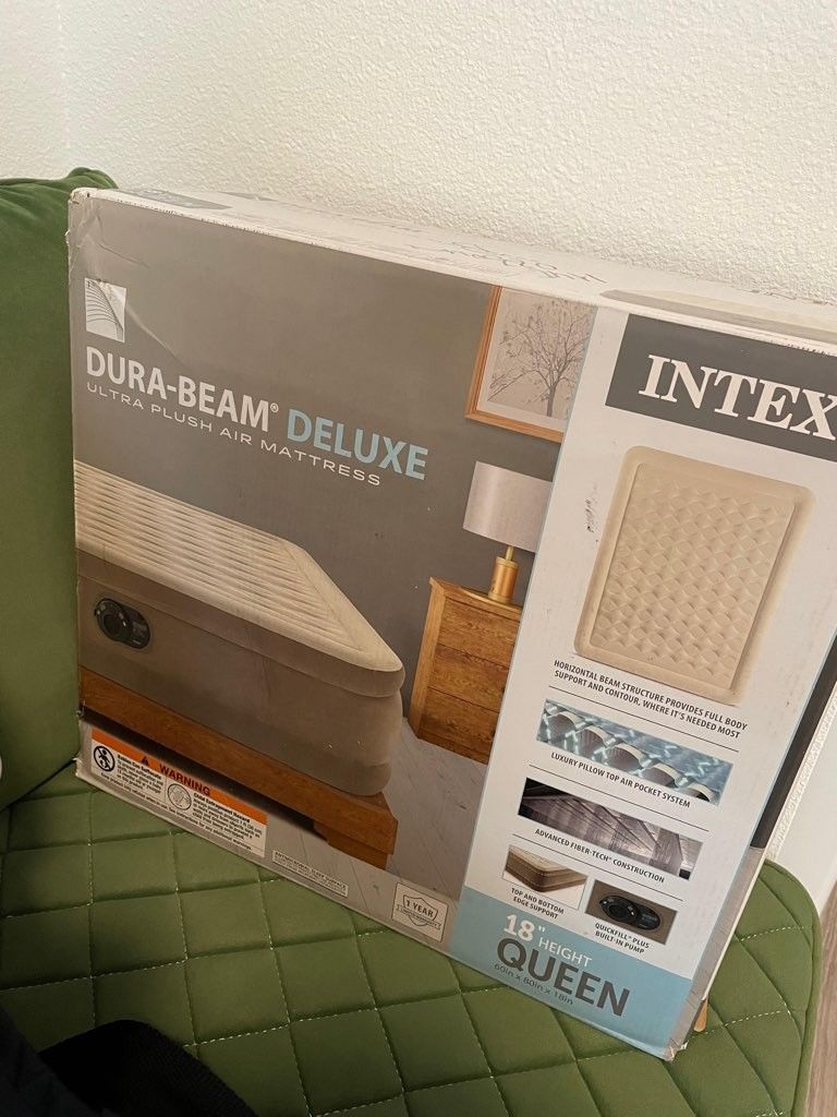 OBO Intex Dura-Beam Deluxe Ultra Plush Queen Air Mattress – Excellent Cond