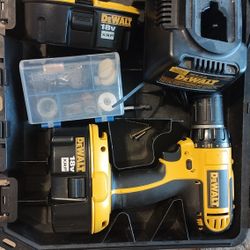 DeWalt Cordless 18v XRP Drill with Charger and Drill Bits 