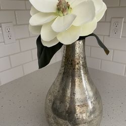 Decorative Vase With Flower 