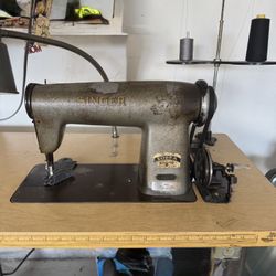 Singer Sewing Machine 