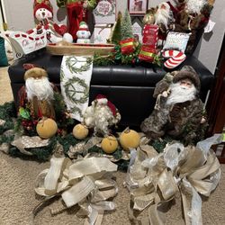25 For $25 - Christmas Decor Items (Map 1st Plz)