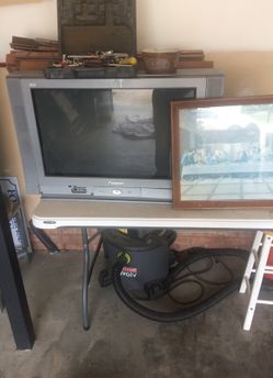 30 inch tv works great 15 dollars HDMI connection