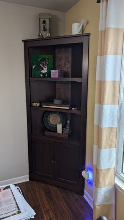 2-Corner Cabinets
