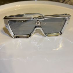 Louis Vuitton Sunglasses 