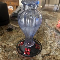BLUE GLASS HUMMING BIRD FEEDER!