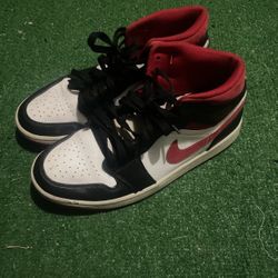 Jordan 1 Mid