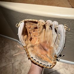 Wilson Baseball Glove 