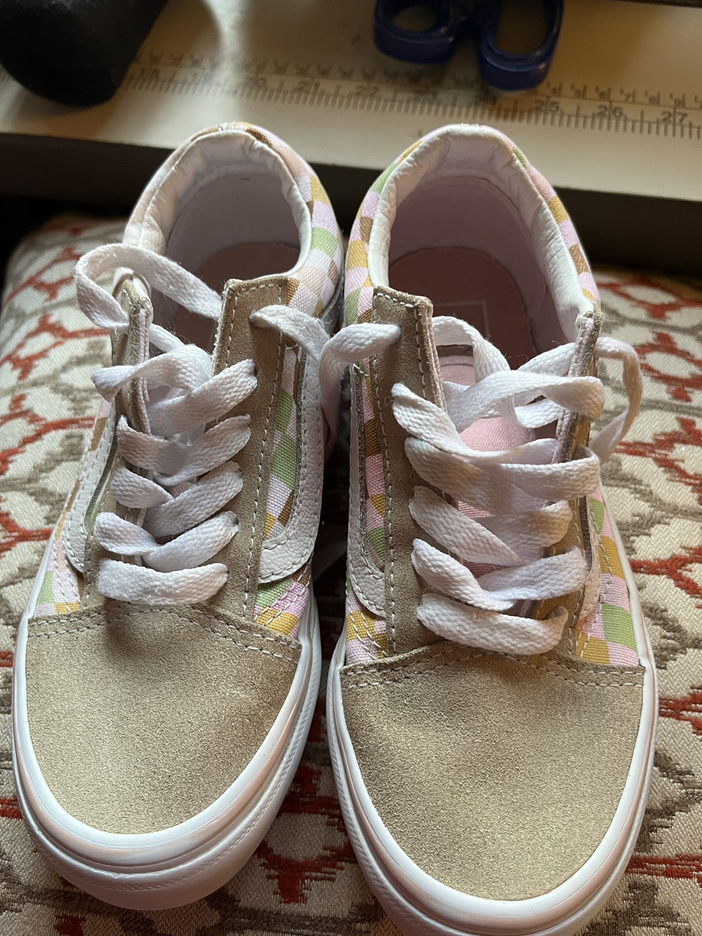 Tenis Para Niña Size 13.5 $10 Limpios