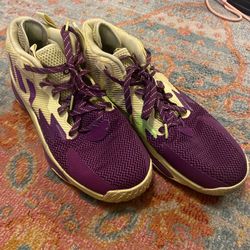 Adidas Damian Lillard basketball shoes